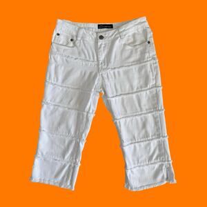 00's vintage white denim frayed y2k low rise capris Size 5 no boundaries